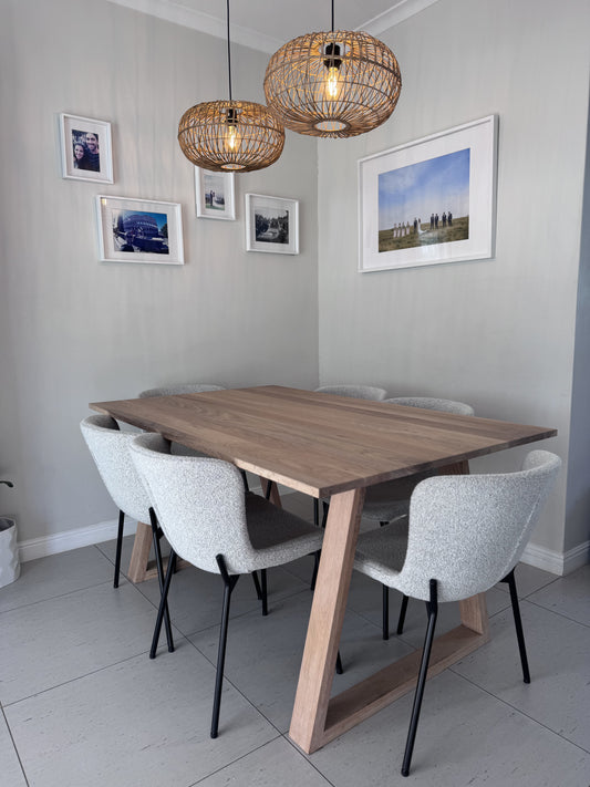 Isla Dining Table