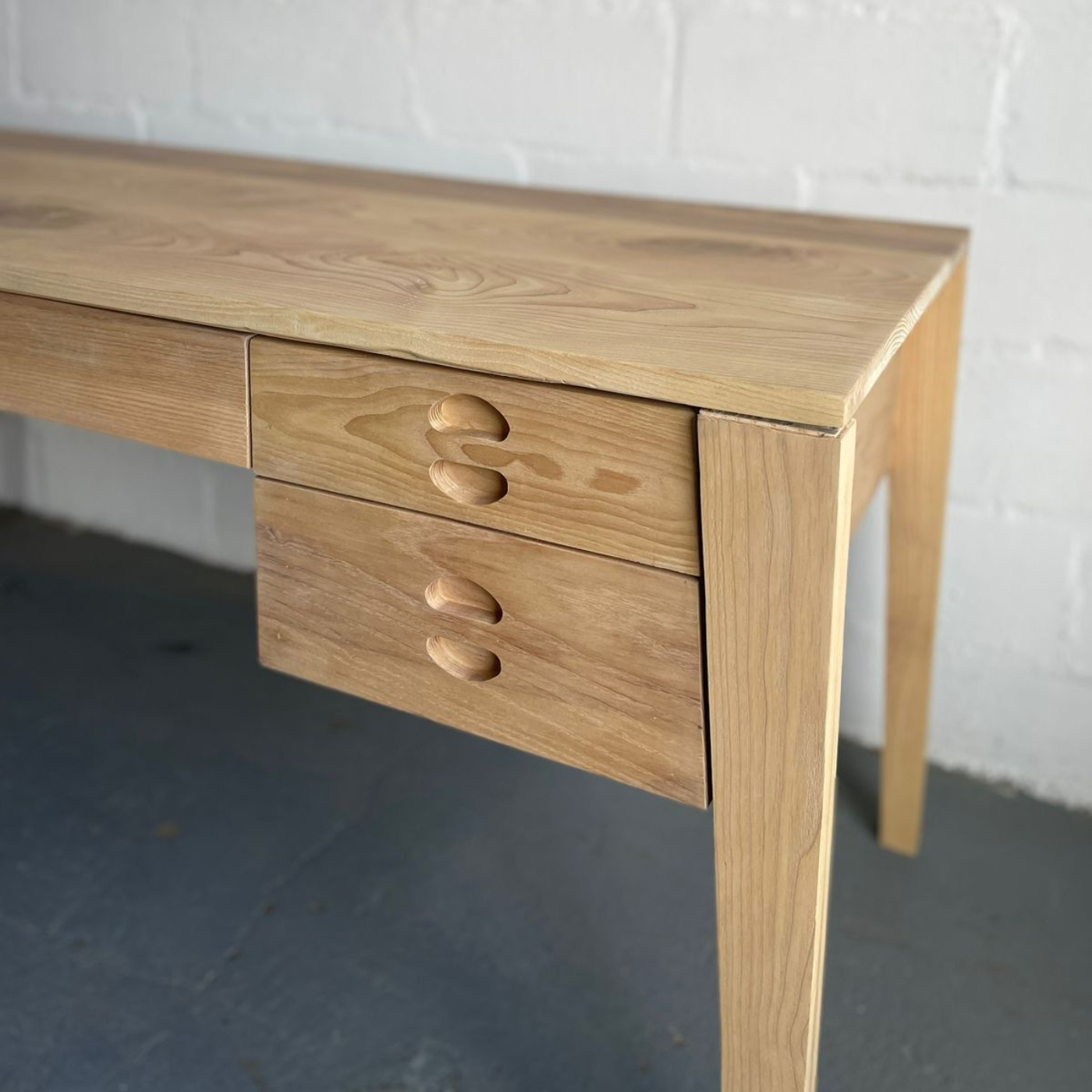 Abigail Feature Desk